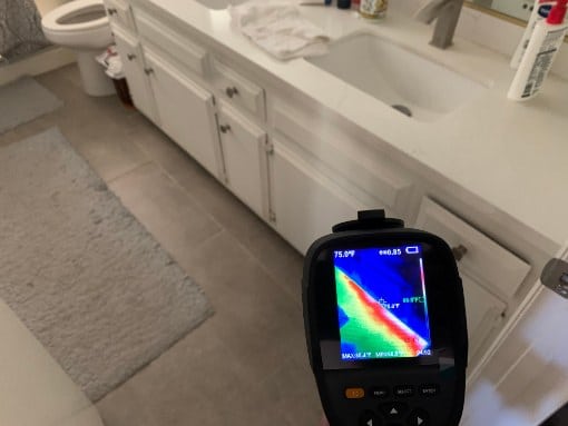 water leak detection in bathroom wiht thermal camera
